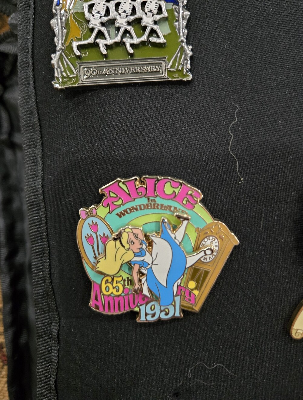 Disney Cast Member Alice In Wonderland Anniversary Pin